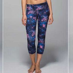 Lululemon Crops - 10